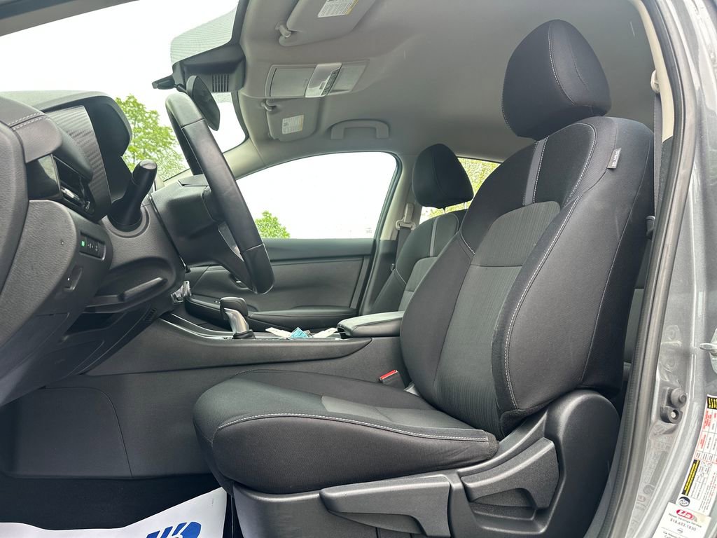 Used 2020 Nissan Sentra SV FWD image 3