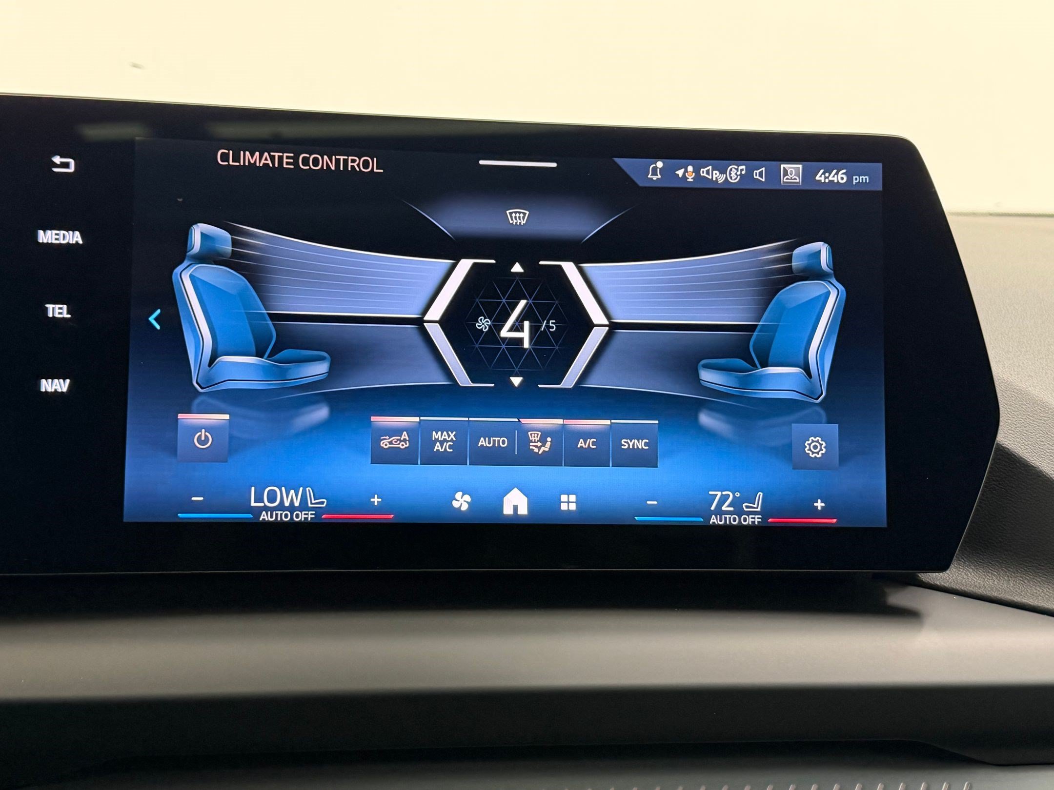 New 2026 BMW 228i w/ Technology Package FWD image 19