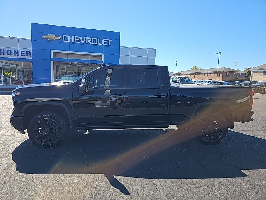New 2025 Chevrolet Silverado 2500 High Country w/ Midnight Edition image 8