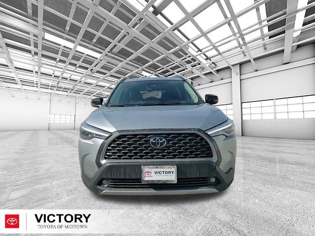 Certified 2025 Toyota Corolla Cross XLE image 9