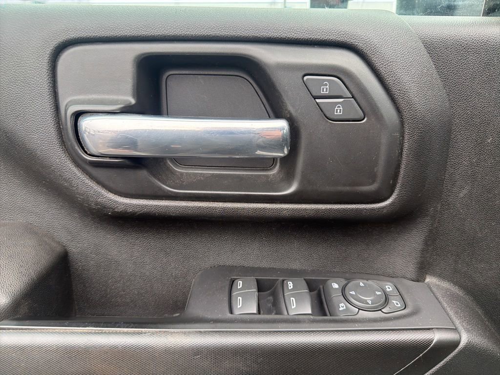 Used 2022 Chevrolet Silverado 2500 Custom w/ Custom Value Package image 10