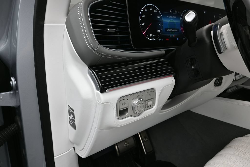 Used 2025 Mercedes-Benz Maybach GLS 600 4MATIC image 15