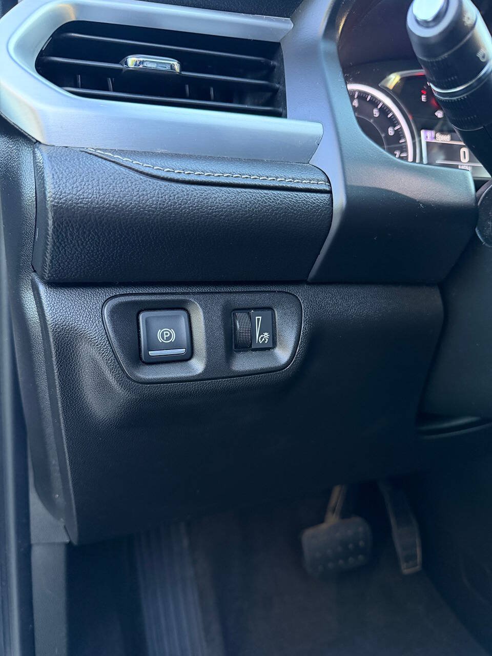 Used 2017 GMC Acadia SLT w/ LPO, Floor Liner Package AWD/4WD image 21