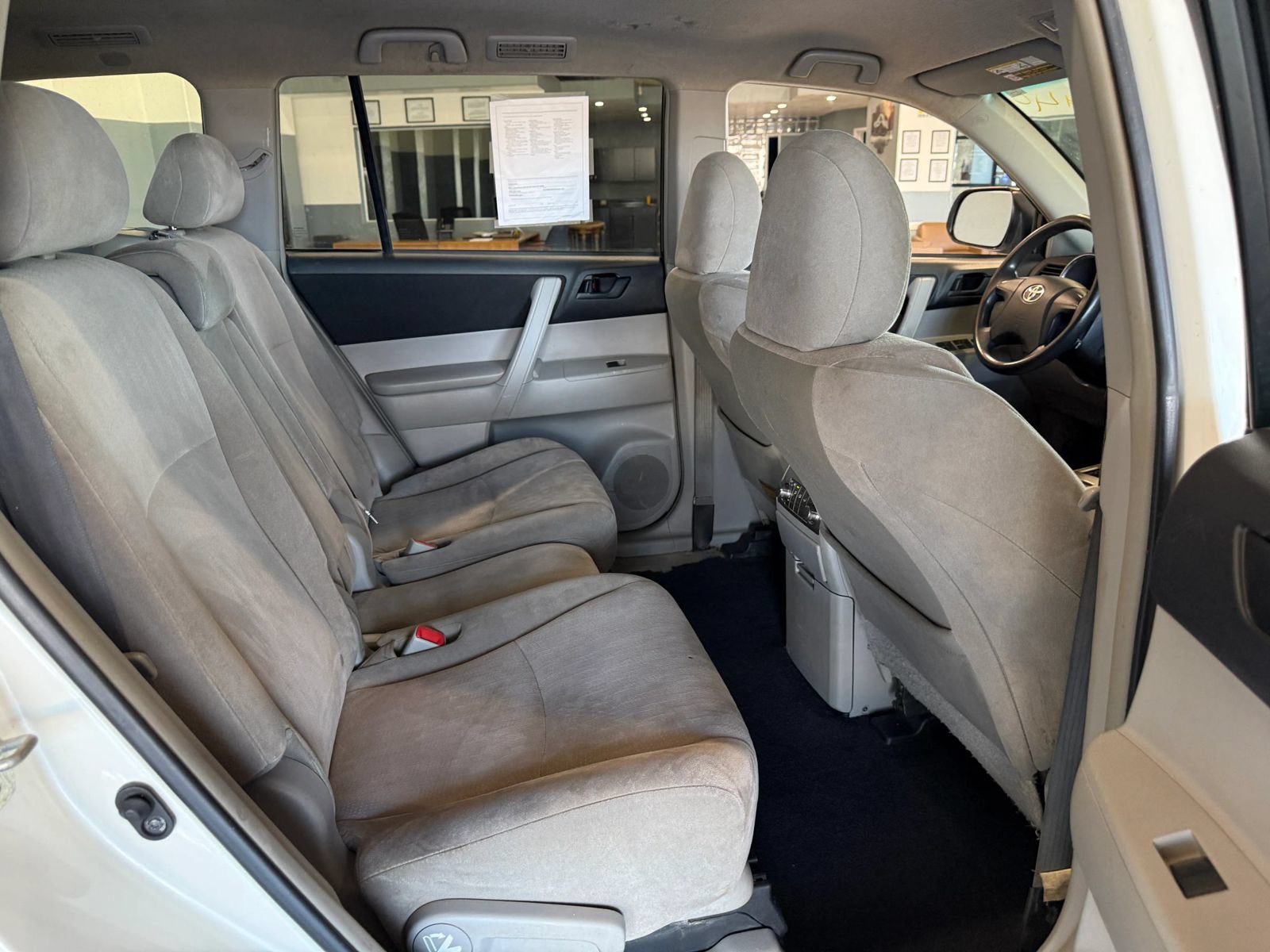 Used 2012 Toyota Highlander FWD image 11