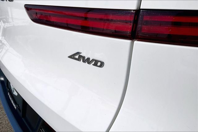 Used 2022 Genesis GV70 2.5T w/ Advanced Package image 14