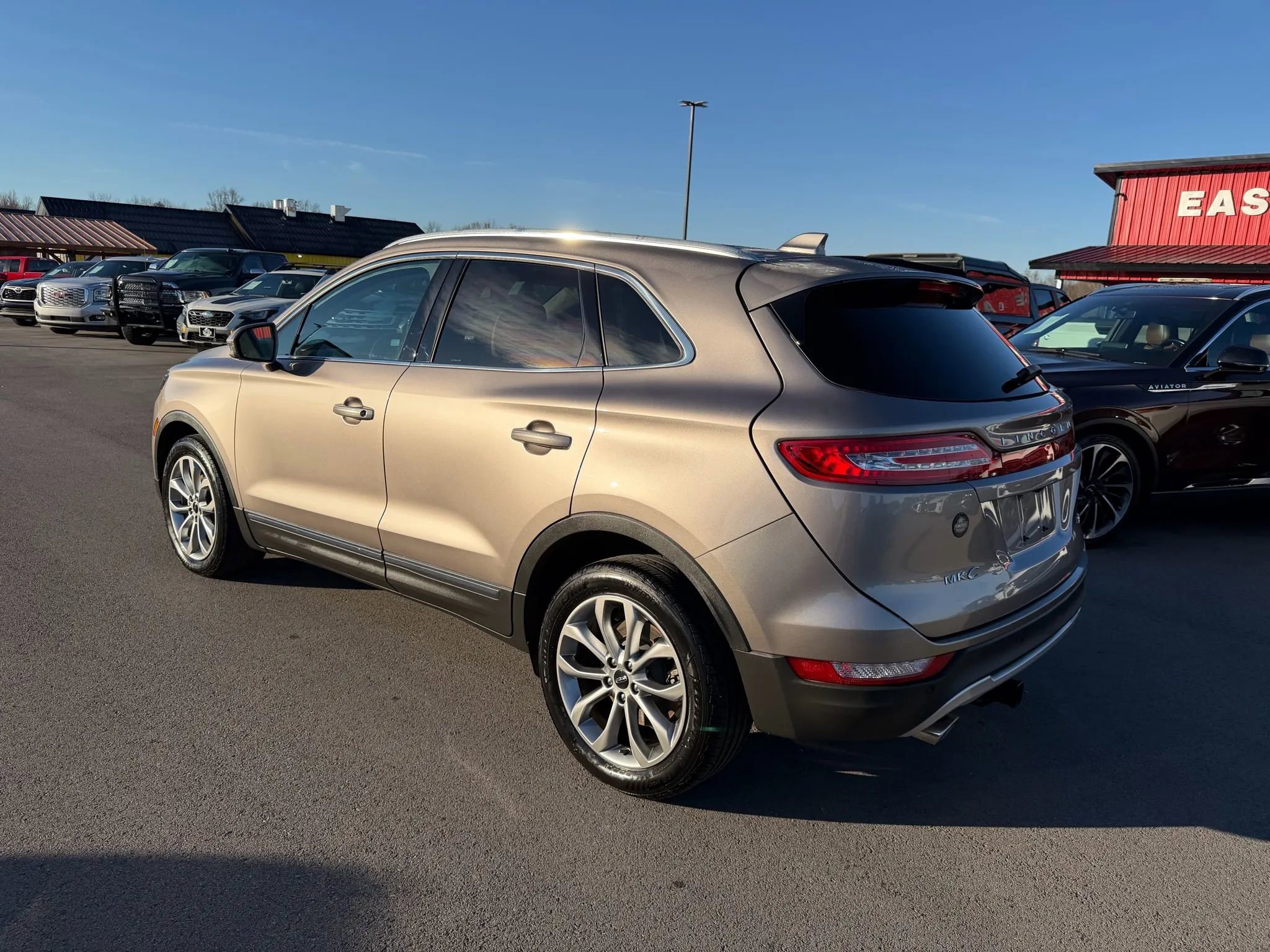 Used 2018 Lincoln MKC Select w/ Select Plus Package FWD image 3