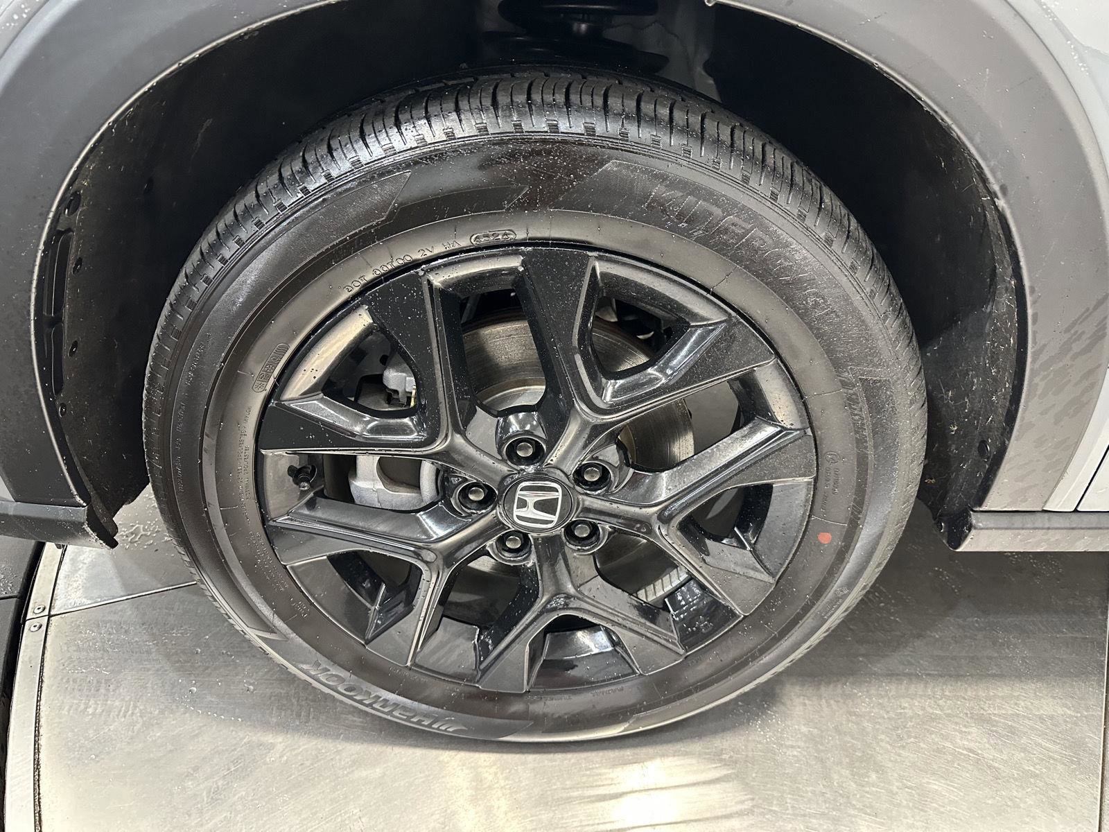 Certified 2025 Honda HR-V Sport image 9