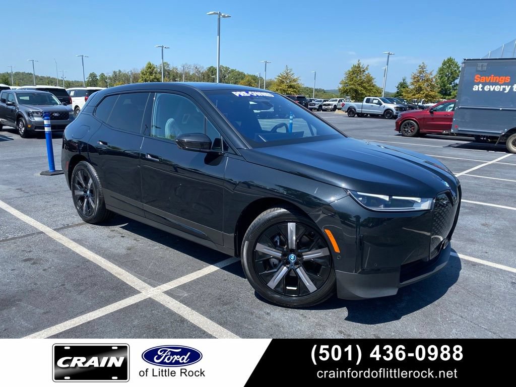 Used 2023 BMW iX xDrive50 w/ Premium Package AWD/4WD image 1