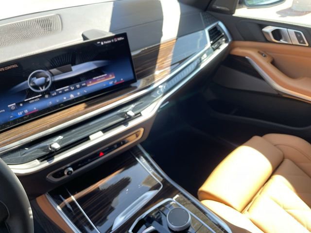 Used 2026 BMW X5 xDrive40i w/ Premium Package image 12