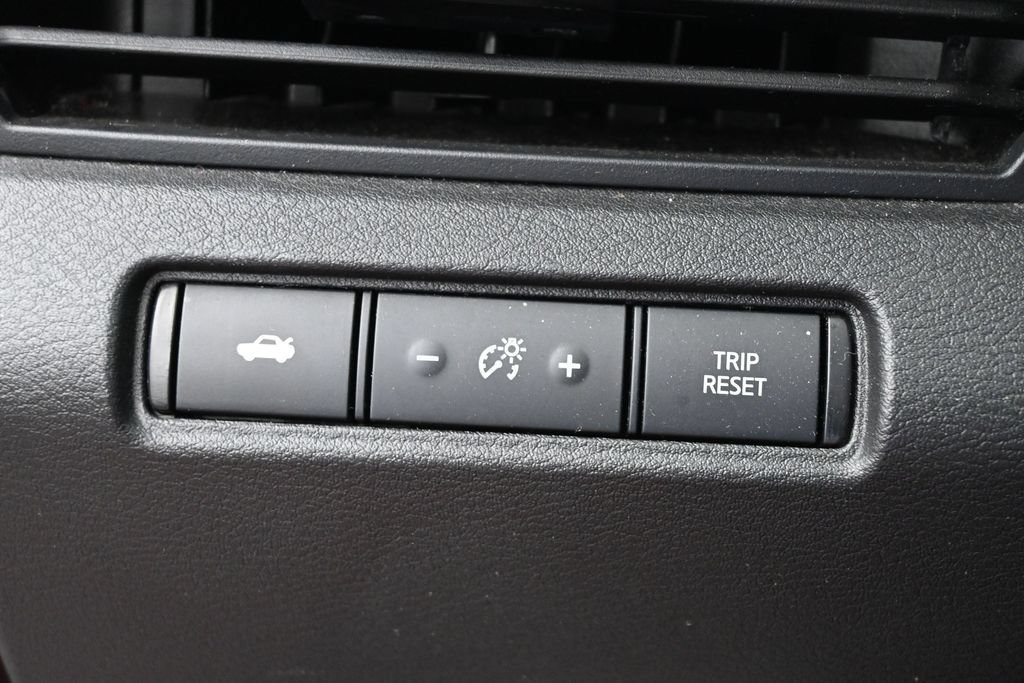 Used 2024 Nissan Altima 2.5 SV FWD image 19