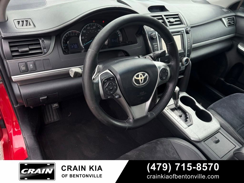 Used 2013 Toyota Camry SE w/ Leather Pkg FWD image 9