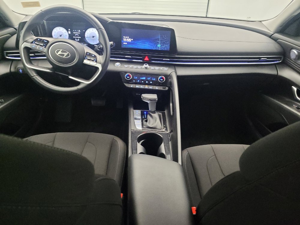 Used 2025 Hyundai Elantra SEL FWD image 22