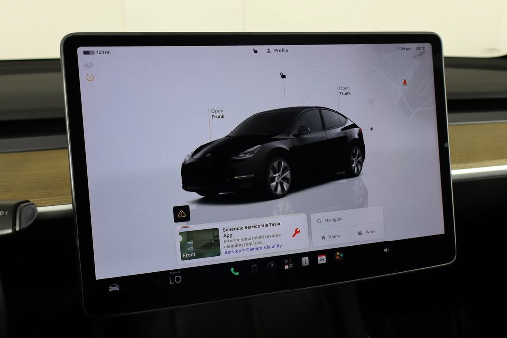 Used 2024 Tesla Model Y Long Range AWD/4WD image 24