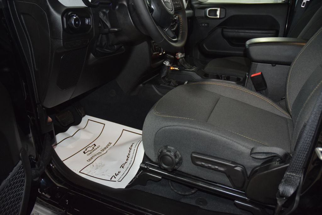 Used 2024 Jeep Wrangler Unlimited Sport AWD/4WD image 35