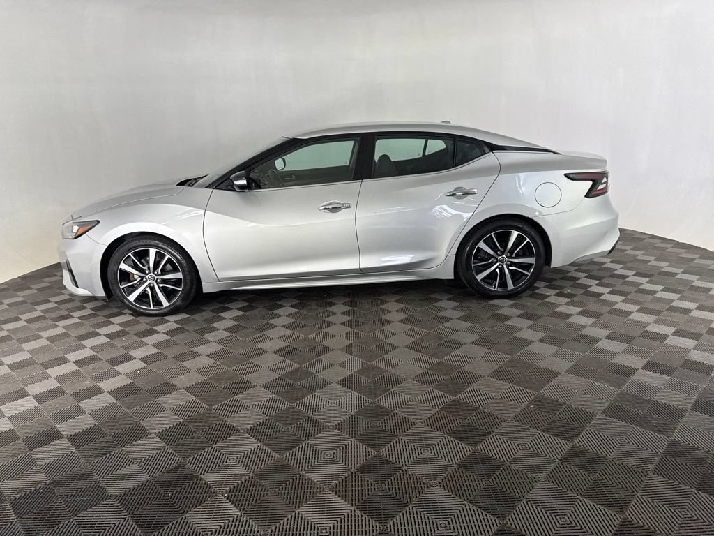 Used 2022 Nissan Maxima SV w/ Floor Mat Group FWD image 9