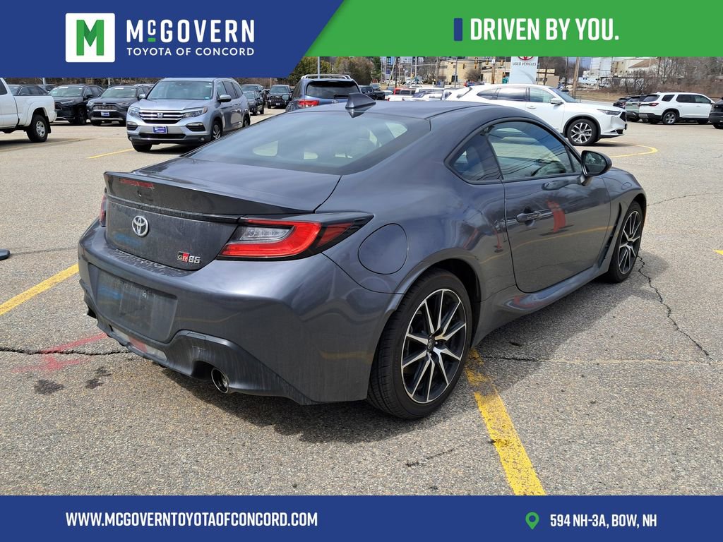 Used 2024 Toyota GR86 RWD image 3