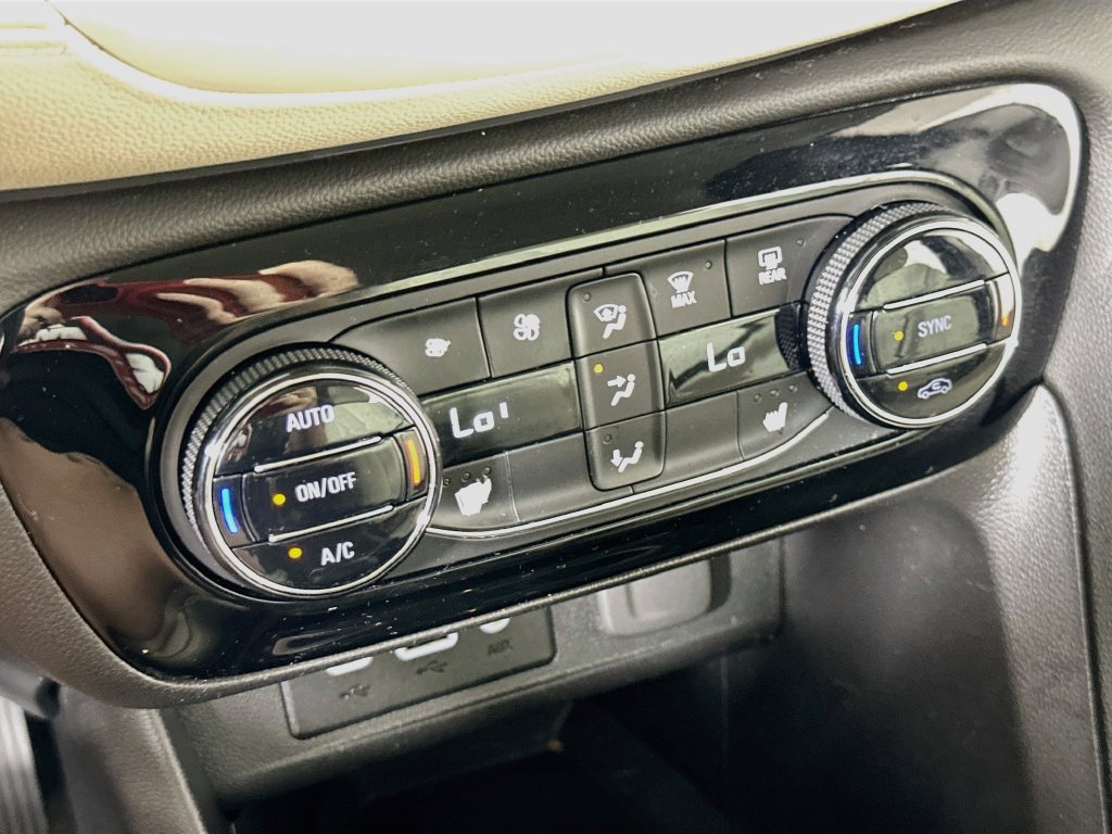 Used 2020 Buick Encore GX Select w/ Sport Touring Package FWD image 29