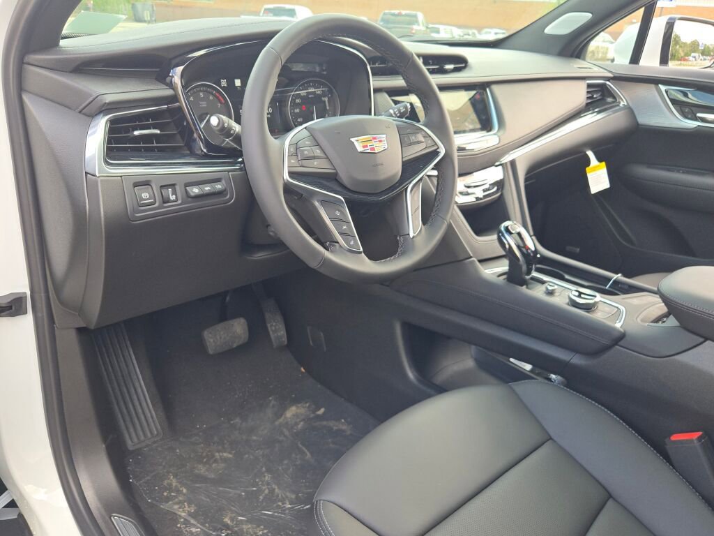New 2026 Cadillac XT5 Premium Luxury w/ LPO, ONYX Package image 23