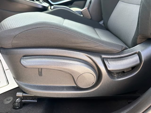 Used 2025 Kia Soul LX w/ LX Technology Package FWD image 12