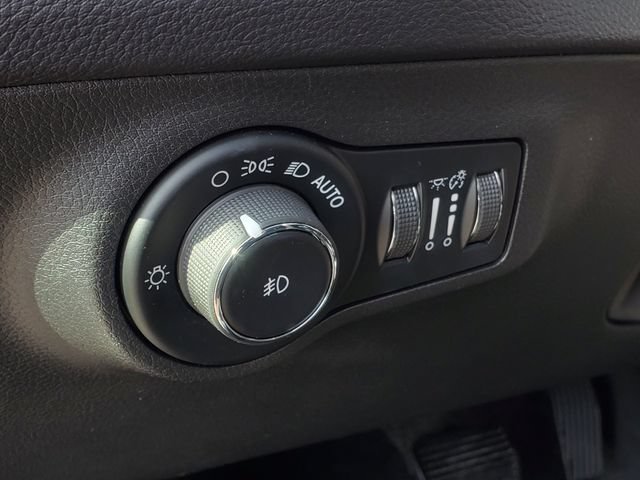 Used 2017 Jeep Compass Latitude w/ Popular Equipment Group AWD/4WD image 12