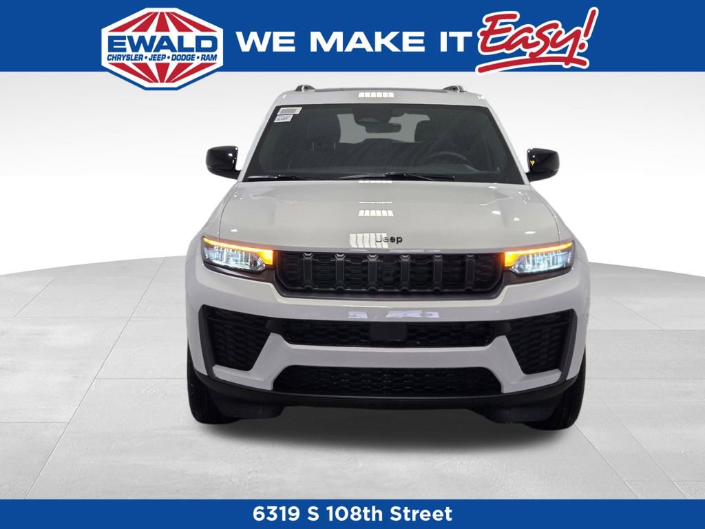 New 2026 Jeep Grand Cherokee Altitude image 18