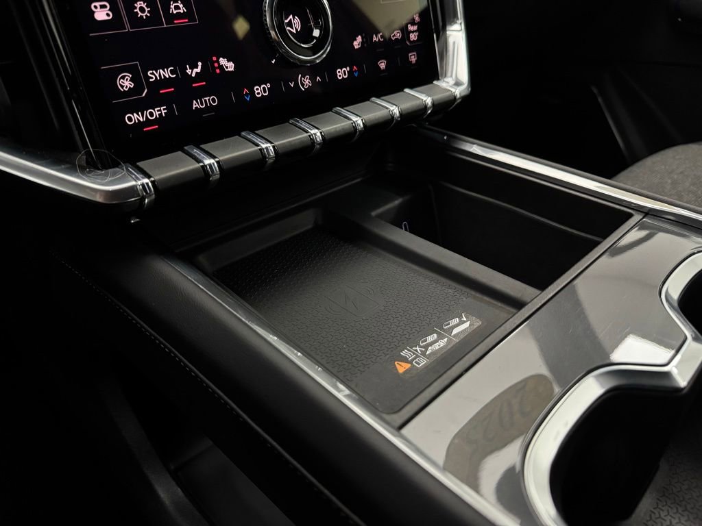 Used 2025 GMC Acadia Elevation image 28