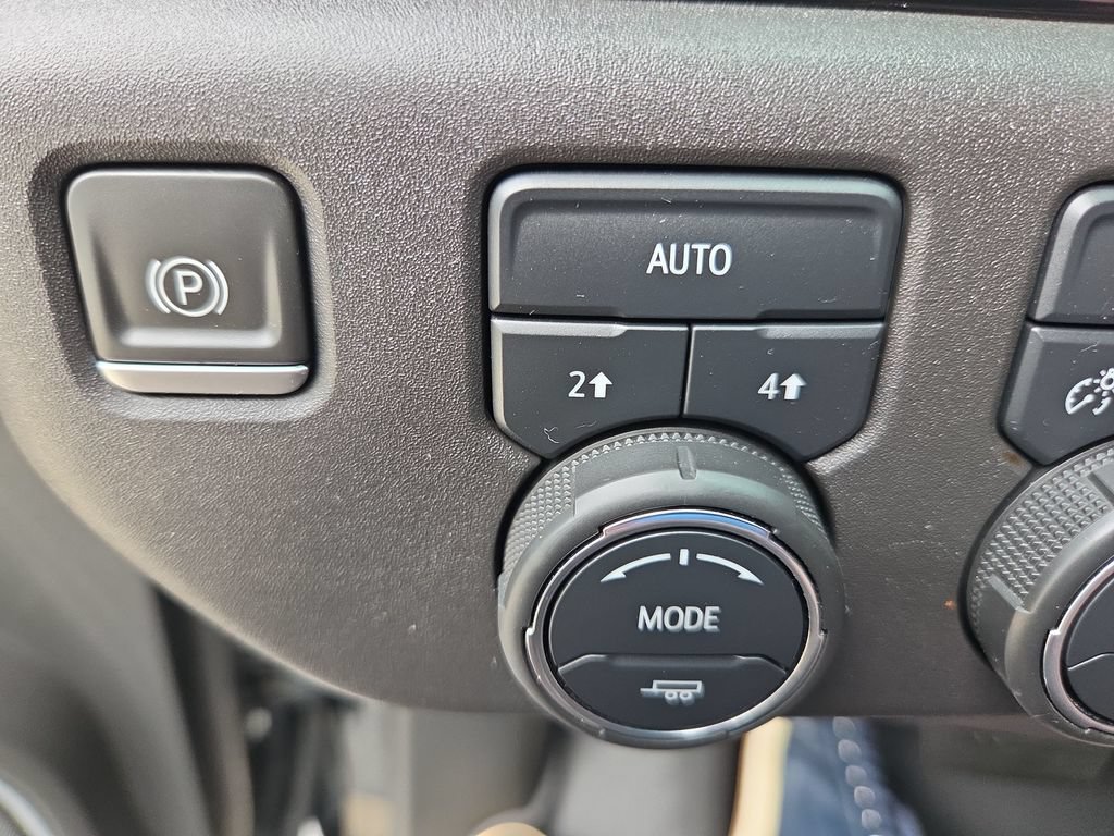 Certified 2022 Chevrolet Silverado 1500 RST AWD/4WD image 22