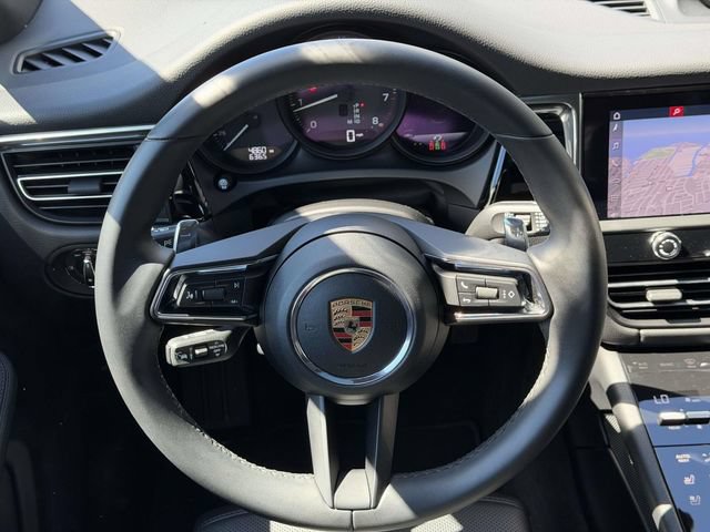 Used 2026 Porsche Macan AWD/4WD image 17
