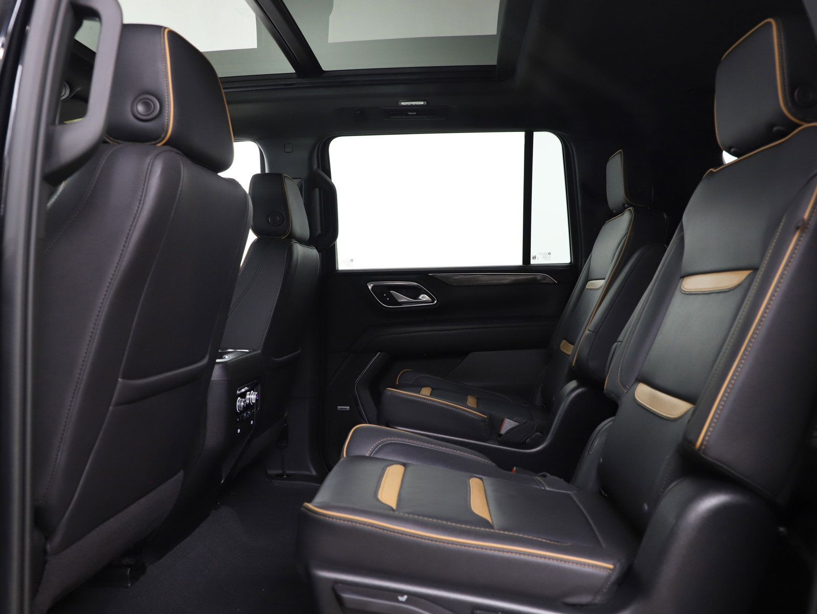 Used 2023 GMC Yukon XL AT4 w/ AT4 Premium Package AWD/4WD image 22