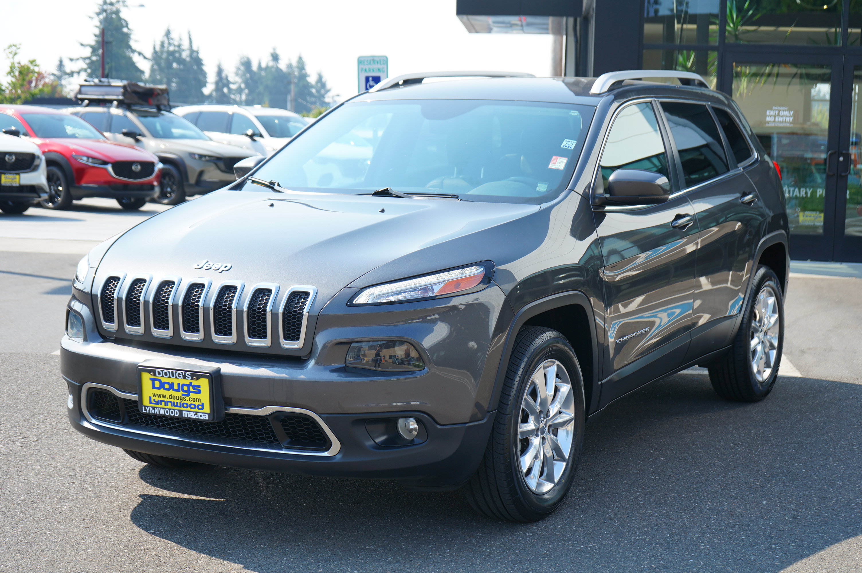 Used 2017 Jeep Cherokee Limited AWD/4WD image 8