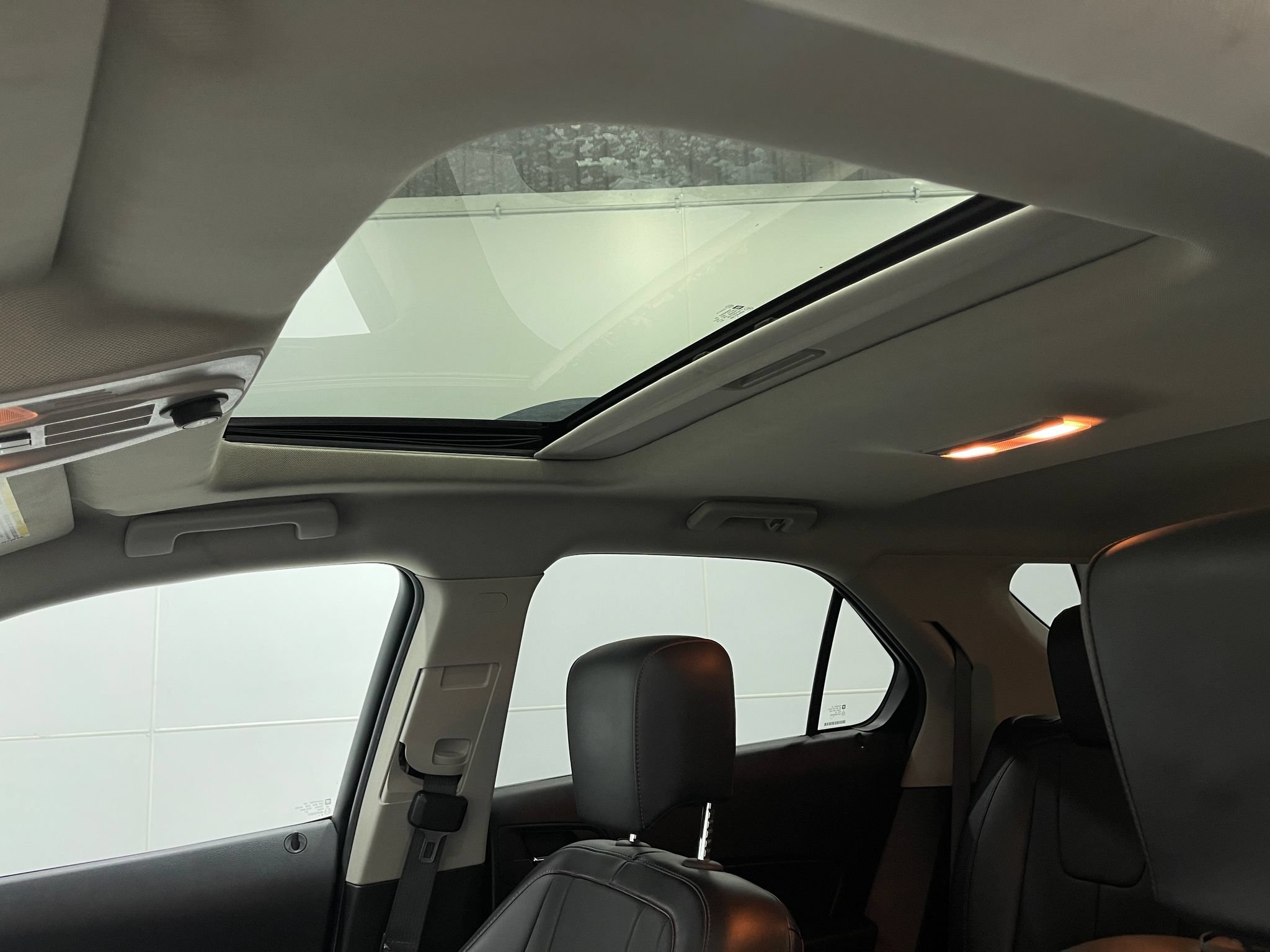 Used 2015 Chevrolet Equinox LTZ AWD/4WD image 11