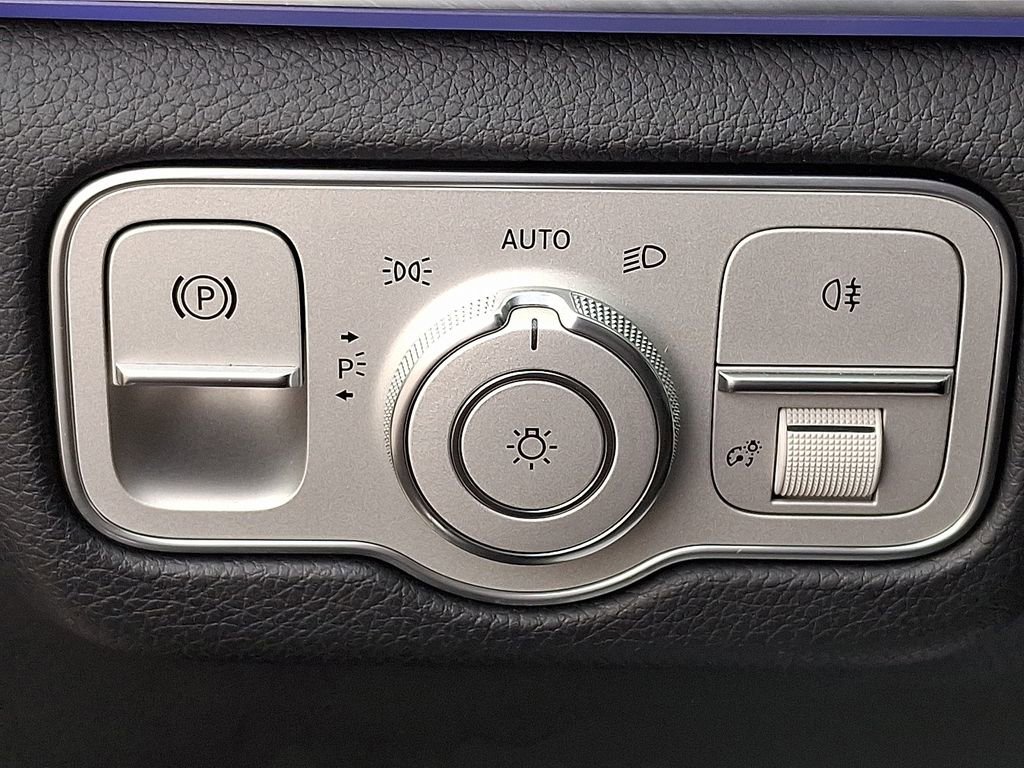 Used 2022 Mercedes-Benz GLS 450 4MATIC image 23