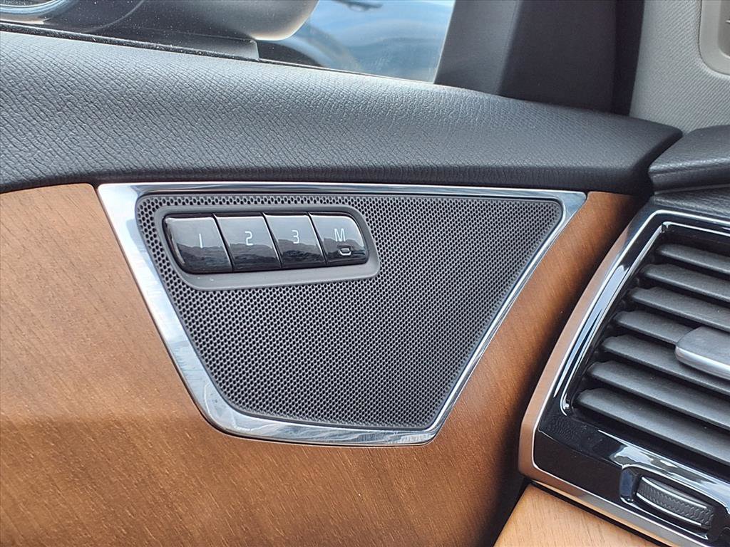 Used 2022 Volvo XC90 T6 Momentum w/ Advanced Package image 32