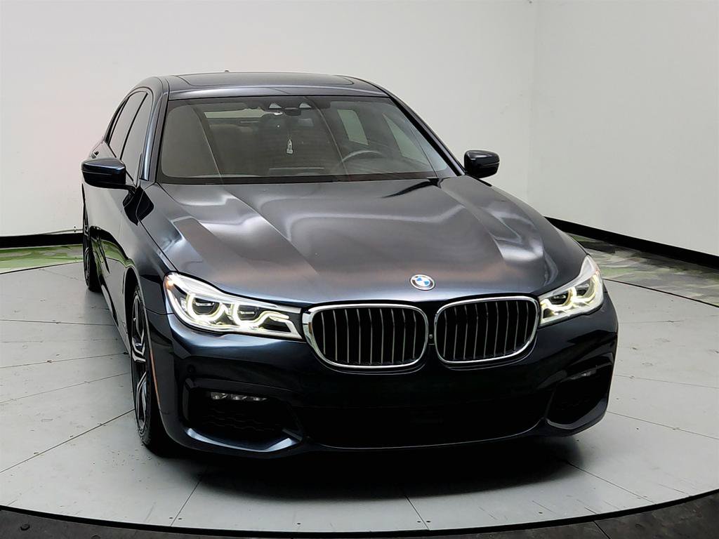 Used 2018 BMW 750i RWD image 2
