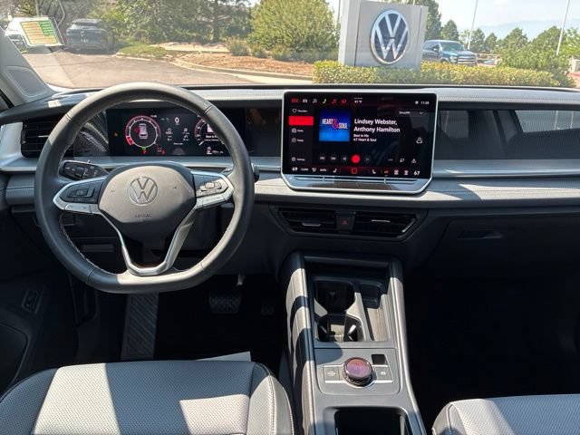 Used 2026 Volkswagen Tiguan SE w/ Panoramic Sunroof Package AWD/4WD image 17