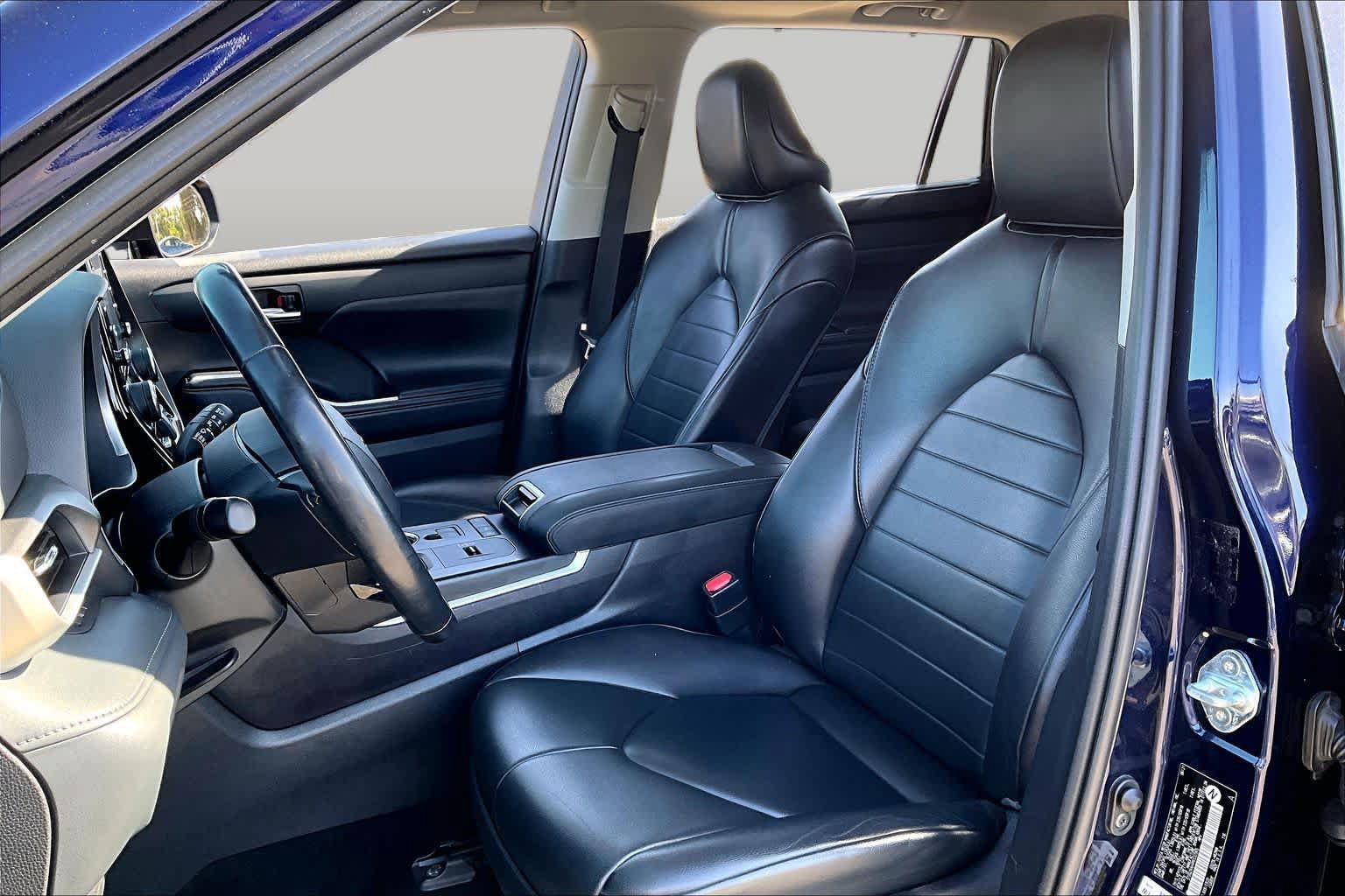 Certified 2021 Toyota Highlander XLE FWD image 7