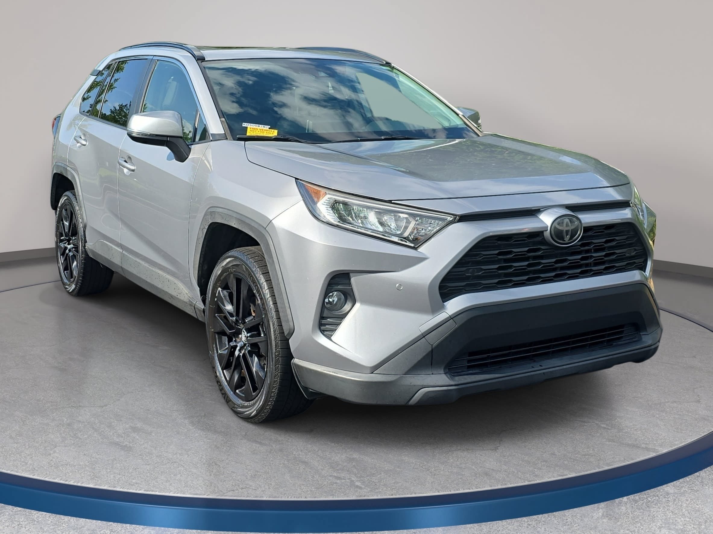Used 2019 Toyota RAV4 XLE Premium w/ Advanced Technology Package FWD image 3