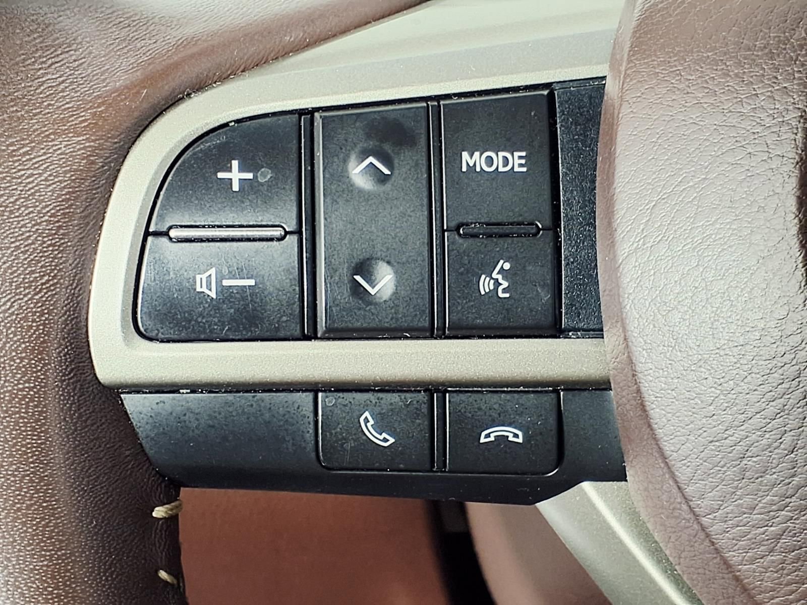 Used 2018 Lexus RX 350L FWD w/ Premium Package image 19