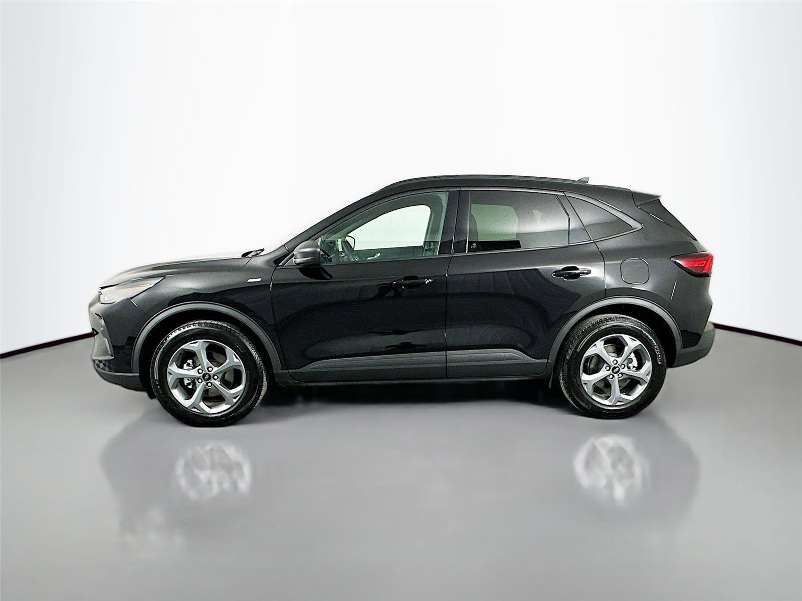 Used 2025 Ford Escape ST-Line image 4
