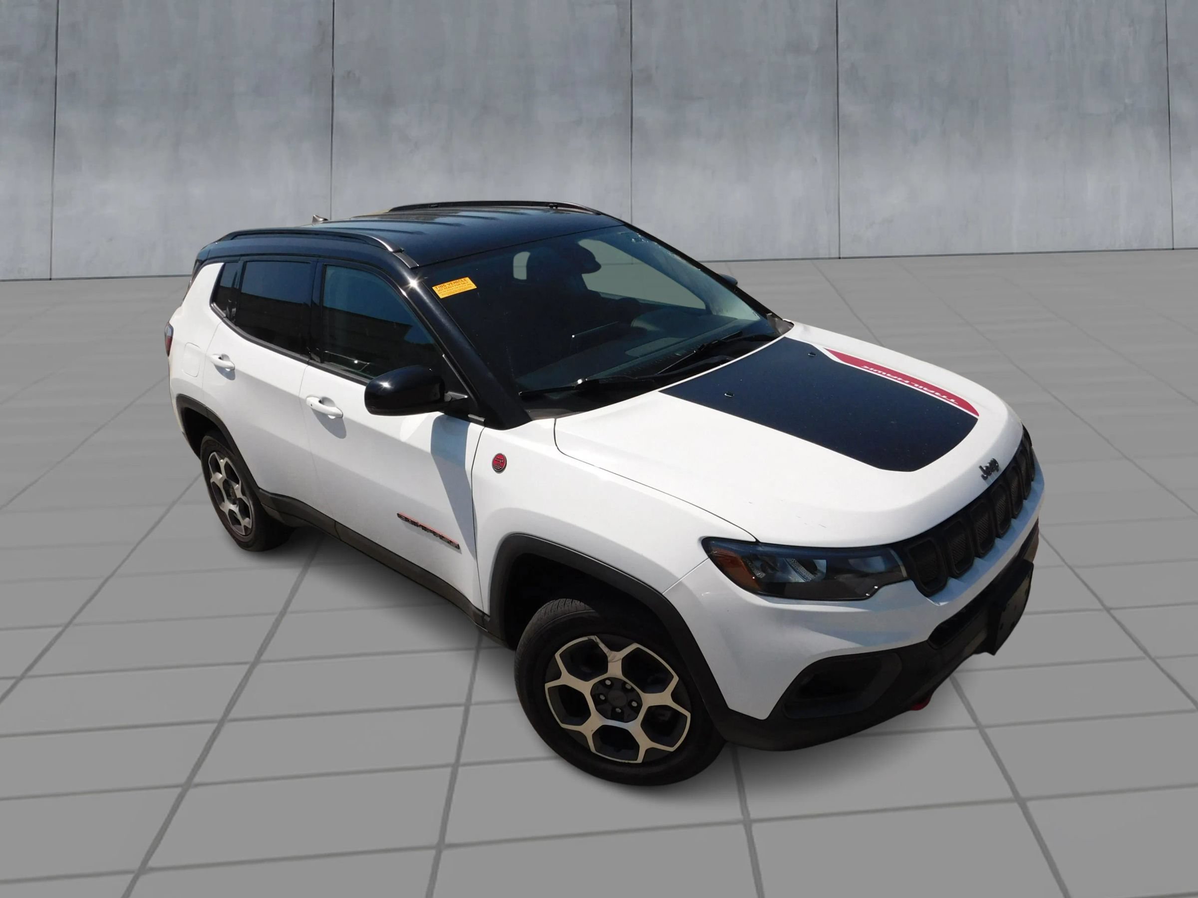 Used 2022 Jeep Compass Trailhawk AWD/4WD image 2