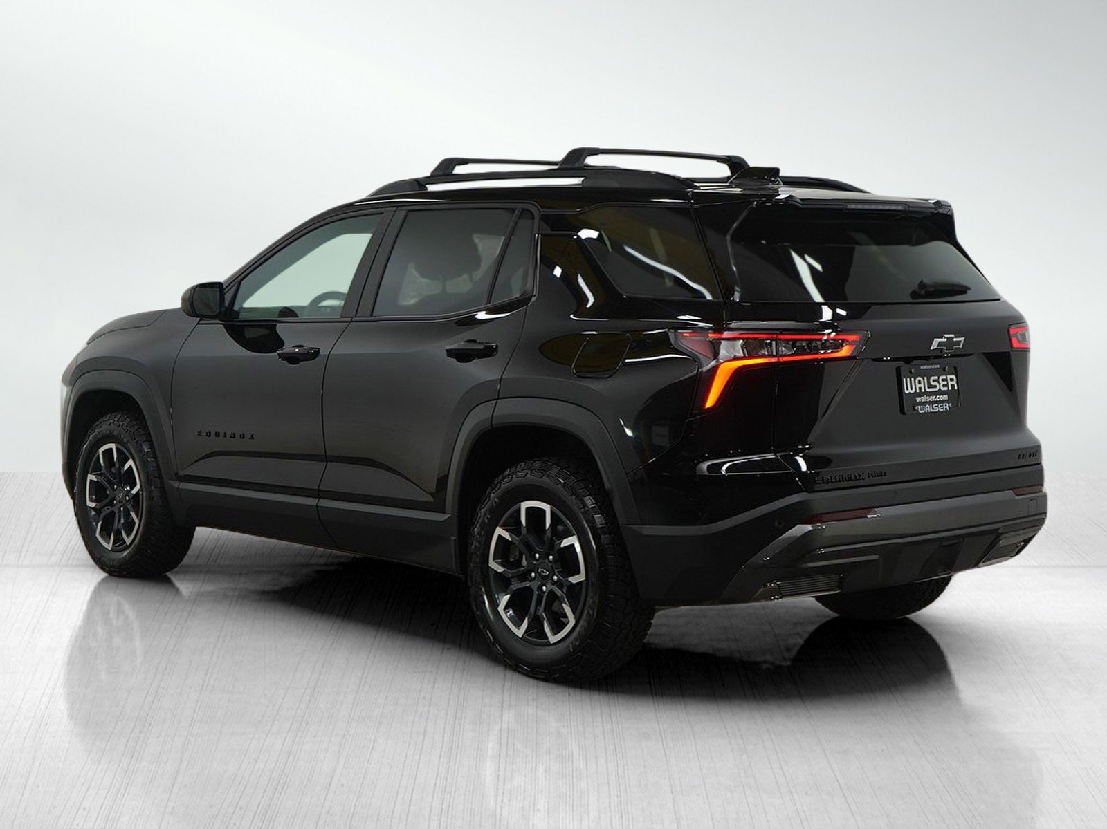 Used 2025 Chevrolet Equinox ACTIV image 3