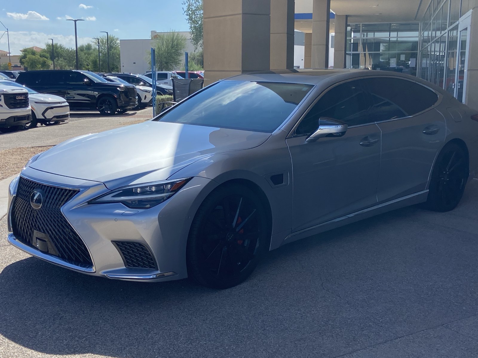 Used 2023 Lexus LS 500h AWD w/ Luxury Package image 2