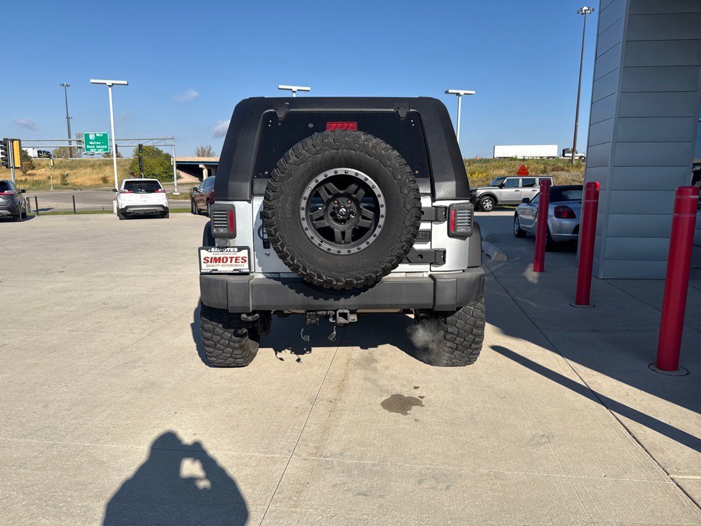 Used 2012 Jeep Wrangler Unlimited Rubicon w/ Max Tow Pkg AWD/4WD image 7