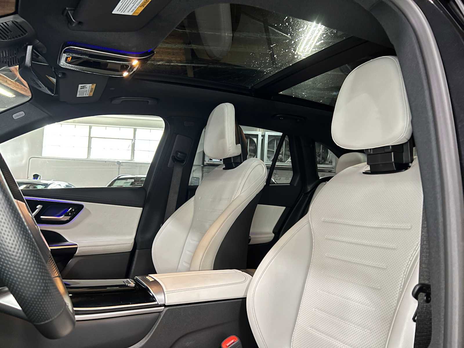 Used 2024 Mercedes-Benz GLC 300 4MATIC image 24