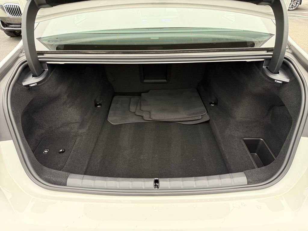 Certified 2025 BMW 740i xDrive image 37