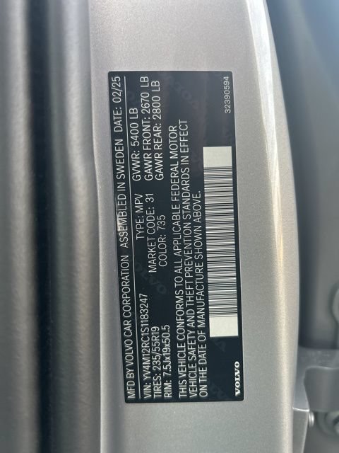 Certified 2025 Volvo XC60 B5 Plus AWD/4WD image 28