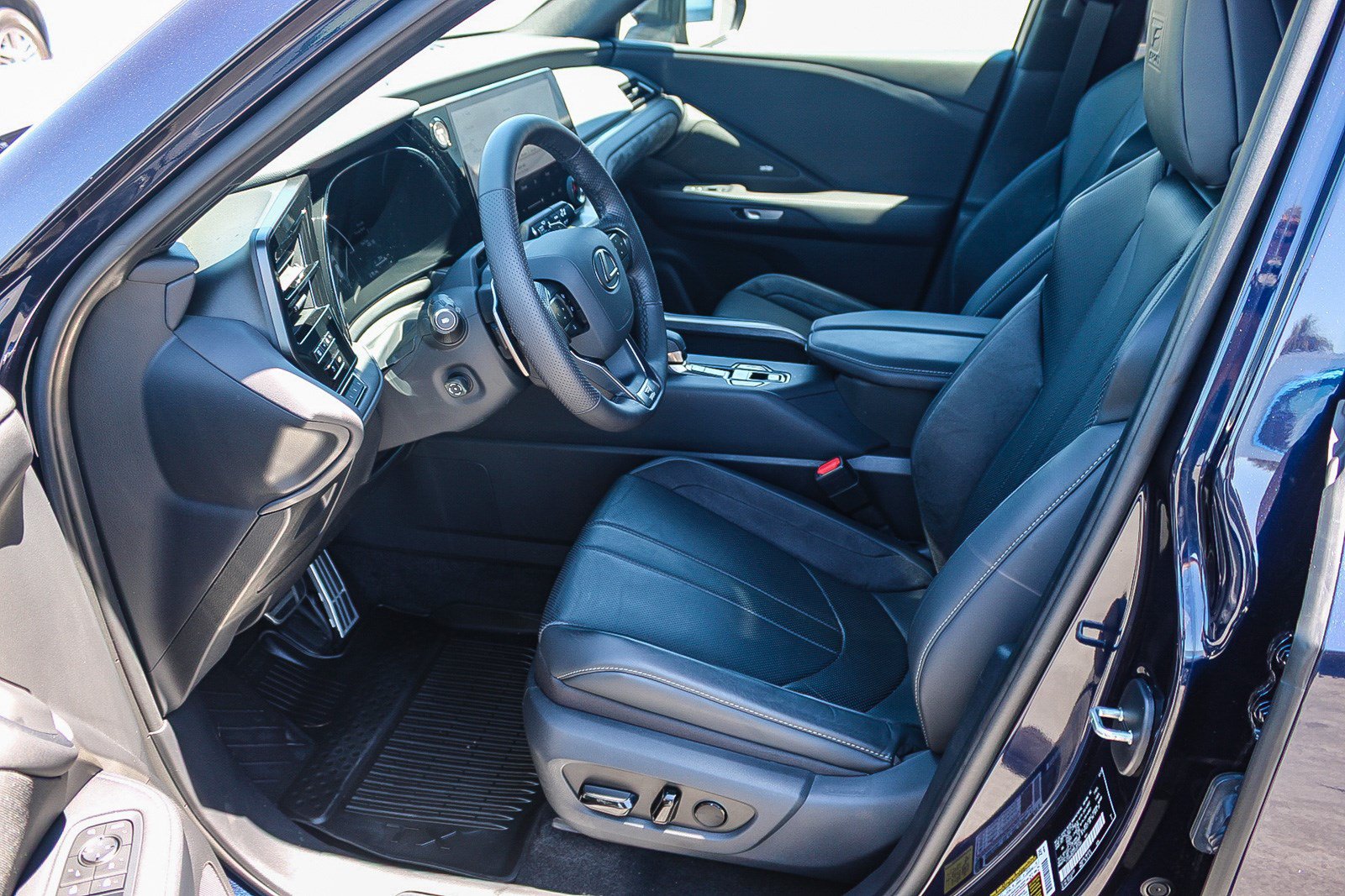 Used 2024 Lexus TX 500h AWD w/ Technology Package image 19