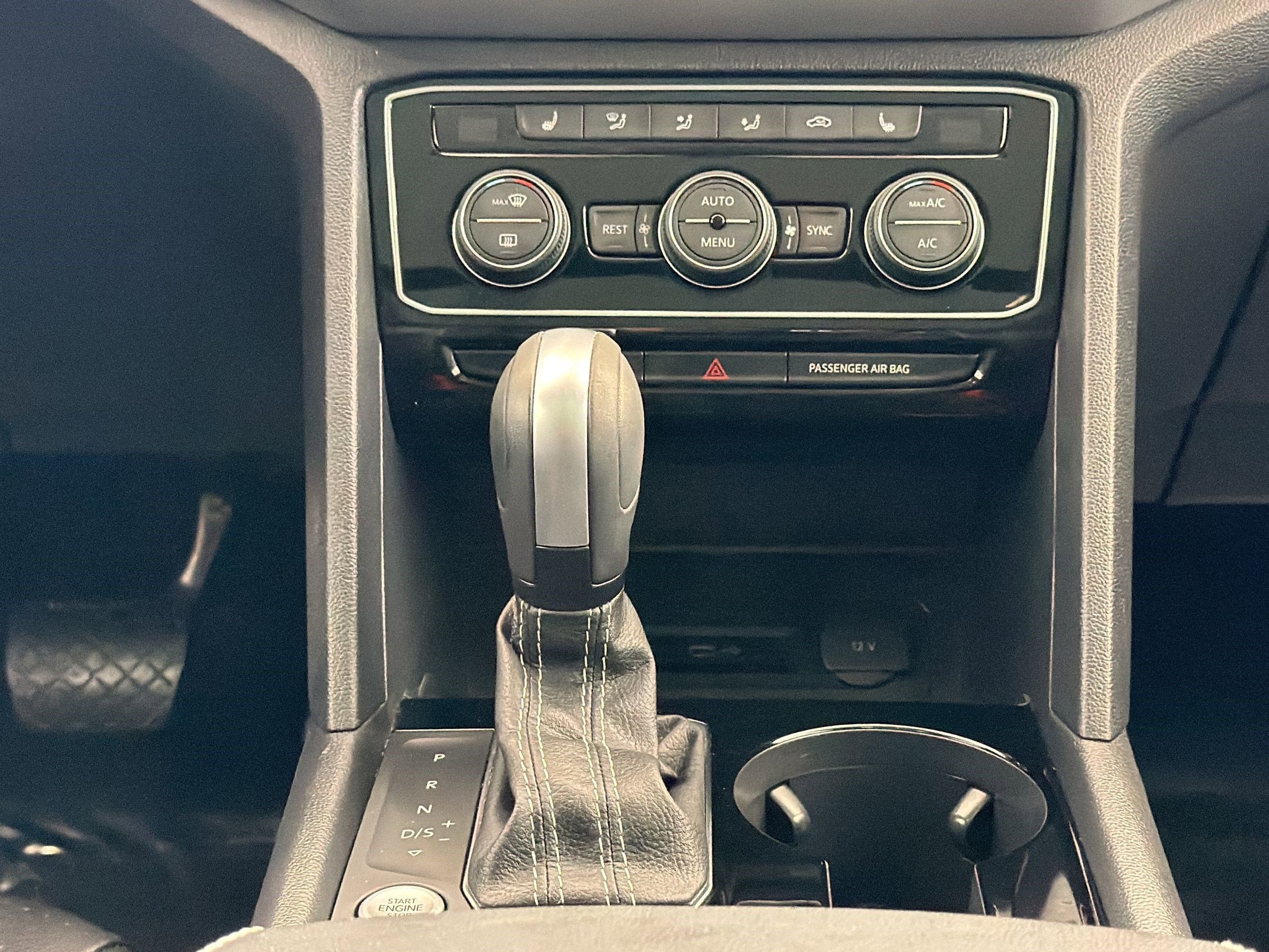 Used 2023 Volkswagen Atlas SE w/ Panoramic Sunroof Package image 18