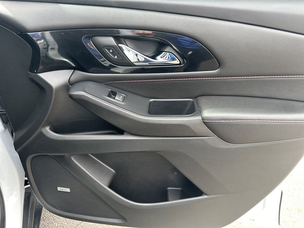 Used 2022 Chevrolet Traverse RS image 33