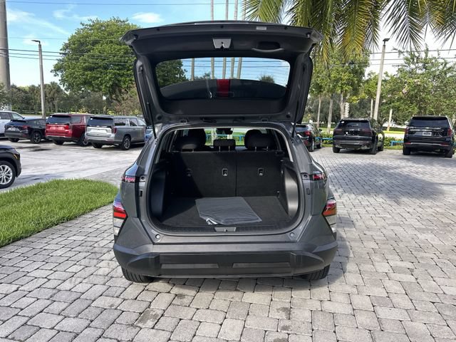 Used 2024 Hyundai Kona SE FWD image 28